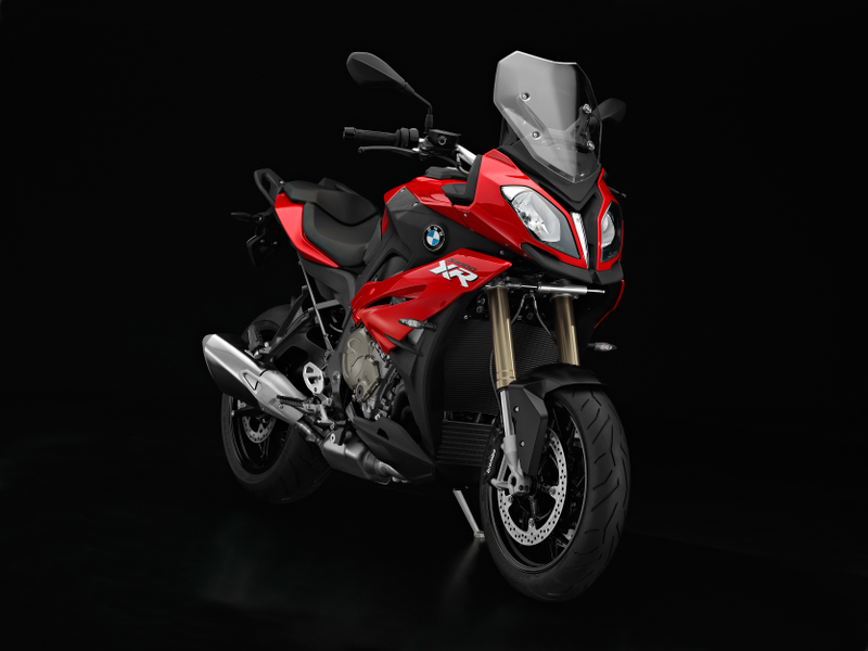 Illustration for article titled The BMW S1000XR Is A Crotch Rocket Tweaked To Be A Touring Bike